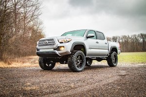 Toyota Tacoma Suspension Lift Kit - Rough Country - 4 Inch - '16-'23
